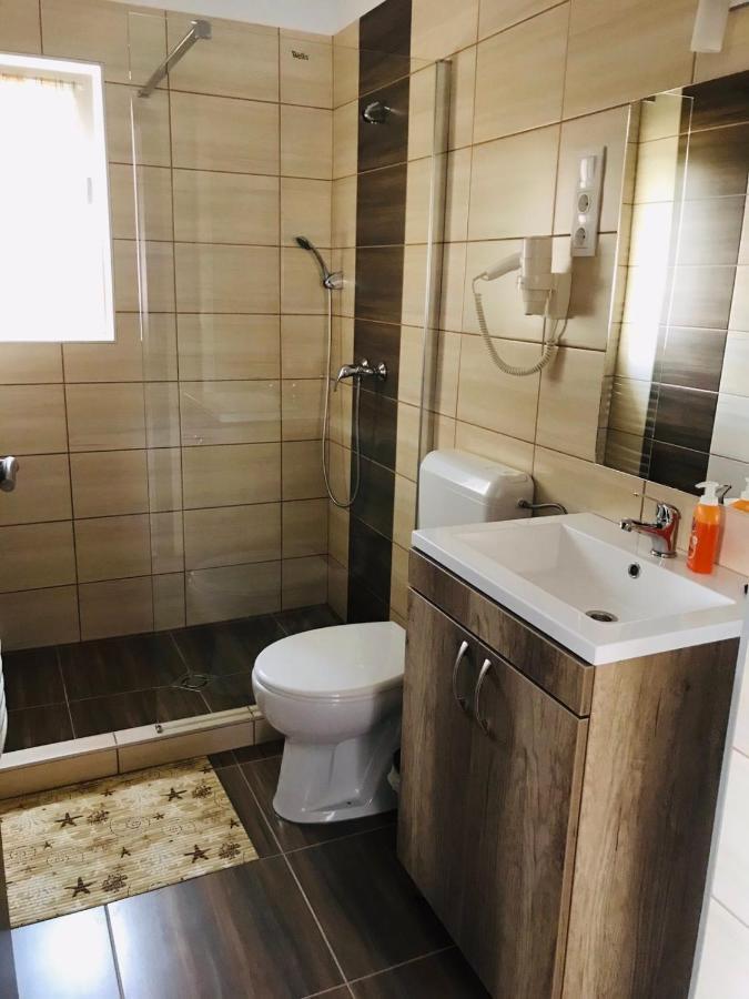 Sárvár Adrienn Apartman מראה חיצוני תמונה